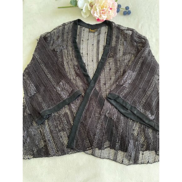 Yon Sheer Black Lace Shrug 3/4 Sleeves Lightweight Elegant One Size Whimsigoth - Picture 2 of 11